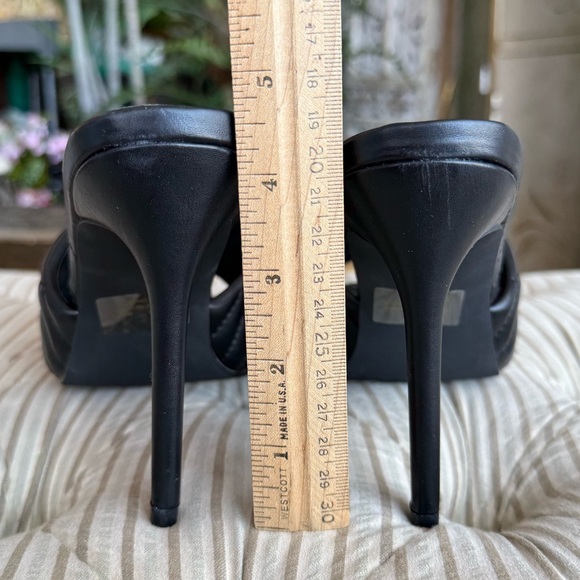 Black Quilted Slide Sandals with Gold Chain mules - Picture 8 of 9